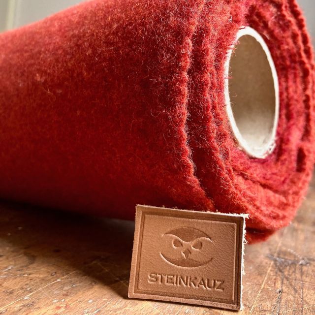 rote Stoffrolle Meterware Stoffrolle Lodenfleece